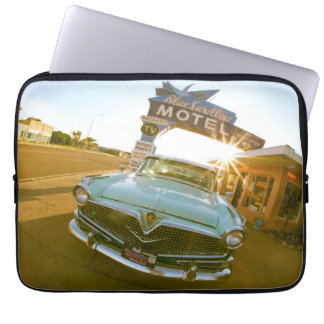 Famous Blue Swallow Motel aan Route 66 Laptop Sleeve