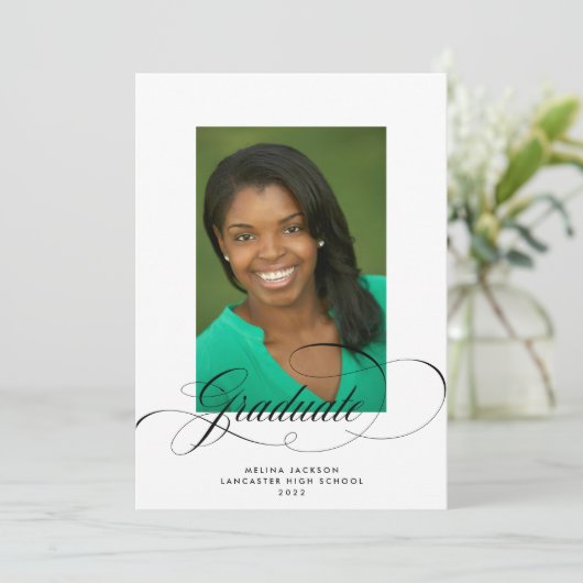 Fancy Monochrome Graduate Photo Faire-part (Debout devant)