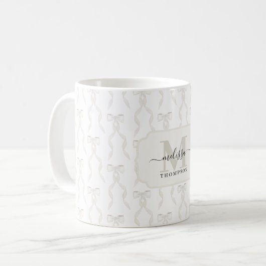 Fancy witte boog monogram koffiemok (Voorkant links)