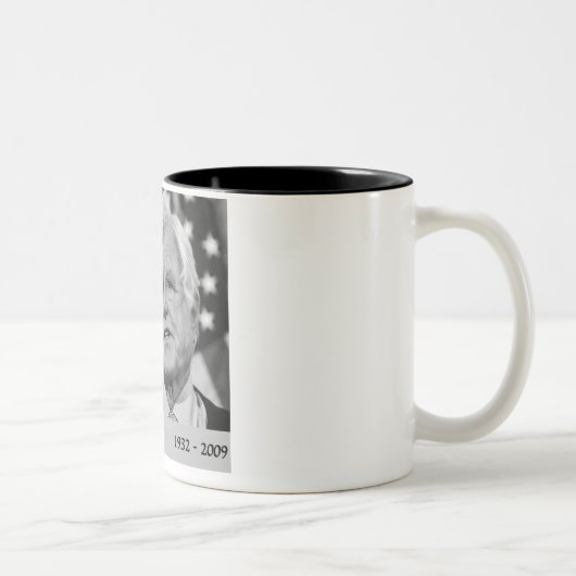 fanez la tasse de mémorial de Kennedy (Droit)