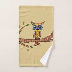 Fantasie Kleurrijke Uil Grote Ogen op Tak op Tan Handdoek