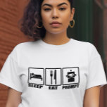Fantastique T-shirt stimulant IA | Black White Rob<br><div class="desc">Pour l'ingénieur rapide qui vit la vie du code - ce drôle de t-shirt à thème IA présente des graphismes blancs audacieux de "Sleep, Eat, Prompt" dans un style d'icône rétro. Qu'il s'agisse d'entraînement de modèles ou simplement de vibing en mode dev, ce tee noir est parfait pour les codeurs,...</div>