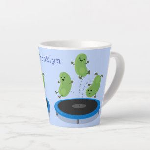 Fantastische groene bonen op trampoline-cartoon latte mok