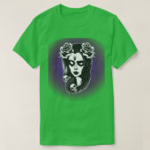 Fantasy Gothic Girl met Skulls en rozen 2 T-shirt (Design voorkant)