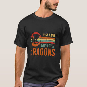 Fantasy Retro Gaming Roleplay is maar een jongen d T-shirt