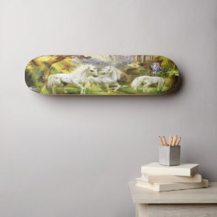 Fantasy Witte Eenhoorns In Veld Skateboard