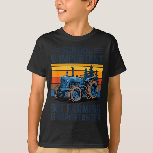 Farm Shirt But Farming Is Imrtanter Farmer Tractor (Voorkant)