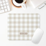 Farmhouse Beige Buffalo Check Nom personnalisé<br><div class="desc">Tapis de souris sur mesure avec motif à plaid/en vichy/chèque en buffle beige avec nom/monogramme personnalisé.</div>