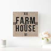 FARMHOUSE Black Lettering Rustige Burlap Sacking Vierkante Klok (Huis)
