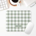 Farmhouse Sage Buffalo Vérifier le nom personnalis<br><div class="desc">Tapis de souris sur mesure,  avec motif à plaid/en vichy/check de buffle vert sauge,  avec nom/monogramme personnalisé.</div>