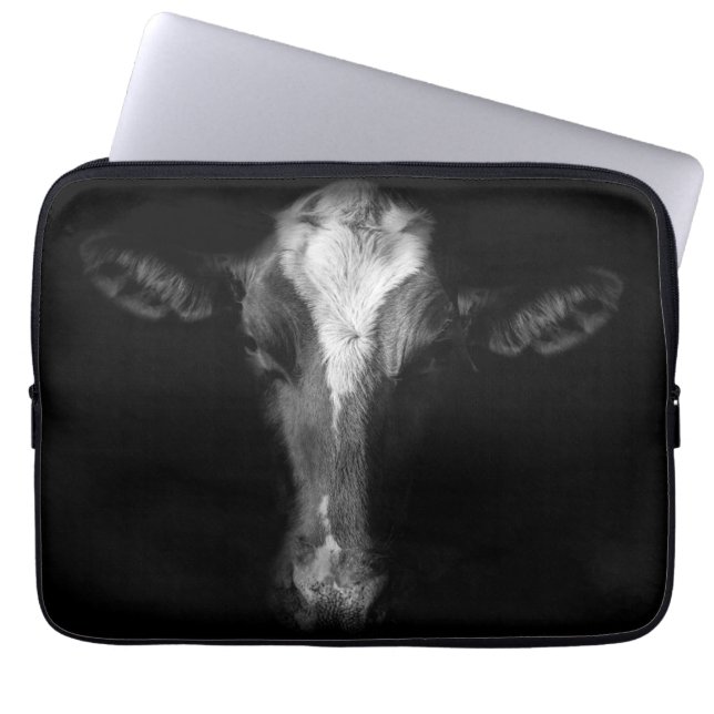 Farms | B&W Cow Head Shot Laptop Sleeve (Voorkant)