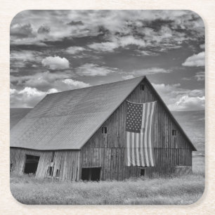 Farms   BW American Flag Barn Scene Vierkante Kartonnen Onderzetter