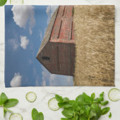 Farms | Old Red Barn in Wheat Field Theedoek (Gevouwen)