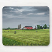 Farms Red Barn & Silo in Spring Muismat (Voorkant)