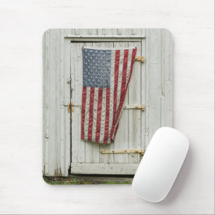 Farms White Barn Door With American Flag Muismat