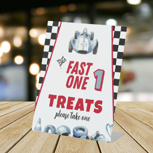 Fast One 1e verjaardag Jongen Racerauto Traktaties Reclamebord Met Voetstuk