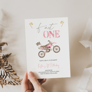 Fast ONE Pink Dirt Bike Verjaardagsuitnodiging Kaart
