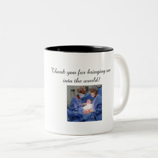 Father’s Day Mug, Medal-Pointing Doc Illustration Tweekleurige Koffiemok