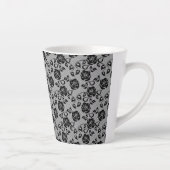 Faux Black Lace Roses Fishnet Latte Mug (Droite)