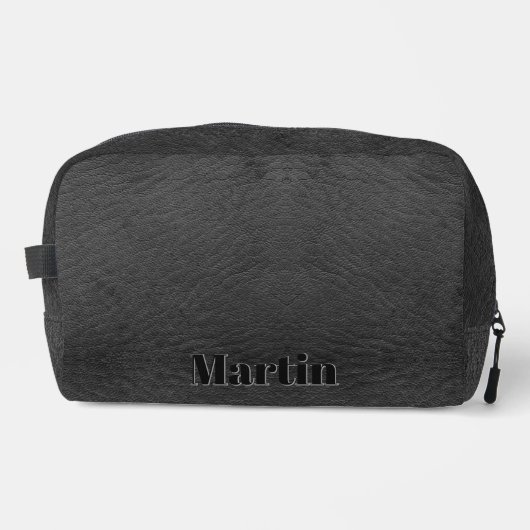 Faux Black Leather Dopp Kit met Embossed Text Toilettasje (Voorkant)
