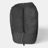 Faux Black Leather Dopp Kit met Embossed Text Toilettasje (Rechts)