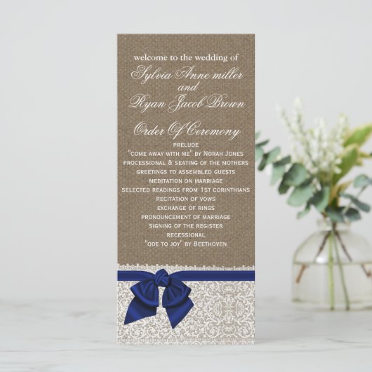 FAUX Burlap et navy blue dentelle programme de mar (Debout devant)