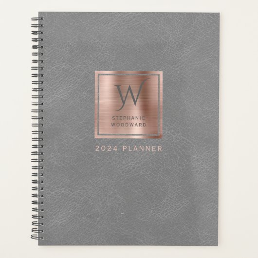 Faux cuir aspect gris rose or Monogram 2024 (Devant)