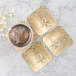Faux Gold brossé Parties scintillant métallique Im<br><div class="desc">Personnalisez facilement ce design de dessous de verre en papier chic branché avec une jolie parties scintillant dorée brillante sur un arrière - plan métallique brossé en or.</div>