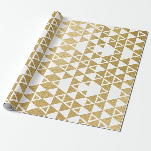 Faux Gold Foil Geometric Triangle Patroon Cadeaupapier (Uitgerold)