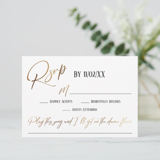 Faux Gold Handschrift Elegant RSVP Song Aanvraag Informatiekaartje (Staand voorkant)