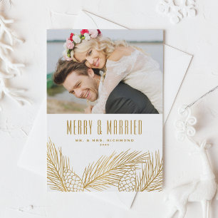 Faux Gold Pine Naalden Vrolijk en Getrouwd Foto Feestdagenkaart