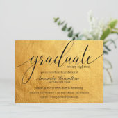 Faux Gold typographie Graduation Invitation (Debout devant)