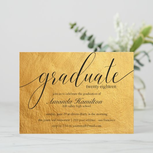 Faux Gold typographie Graduation Invitation (Debout devant)