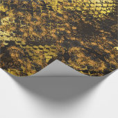 Faux gouden slangen huidtextuur op donkermarmer cadeaupapier (Hoek)