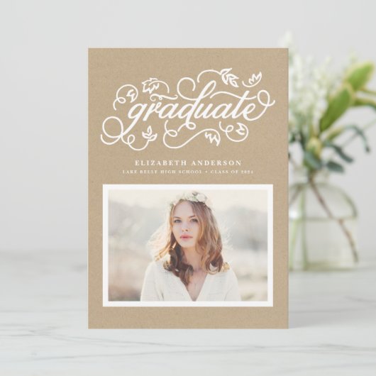 Faux Kraft Paper Rustic Script Foto Afstuderen Kaart (Staand voorkant)