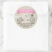 Faux linnen roze tandem fiets bruiloft ronde sticker (Tas)