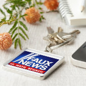 Faux News Sleutelhanger (Zijkant)