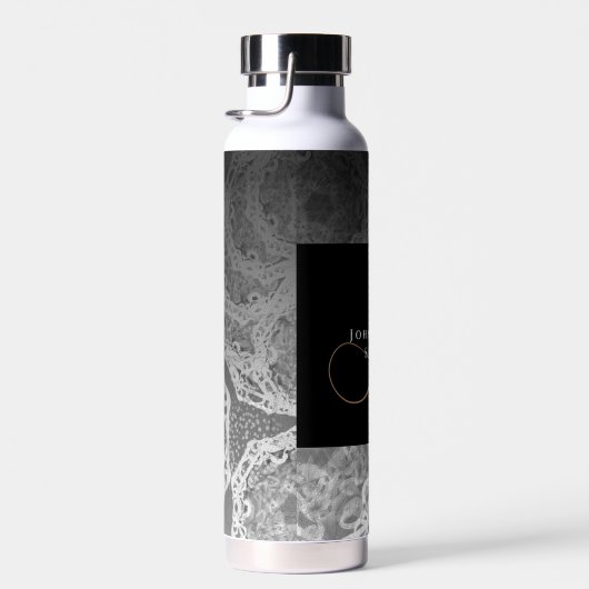 Faux-ornamental Silver- en Black Gold-monogrammen Waterfles (Rechts)