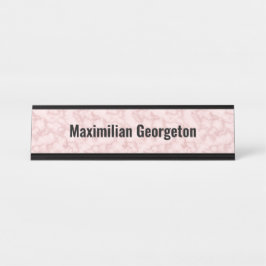 Faux roze marmer voor haar bureau naambordje