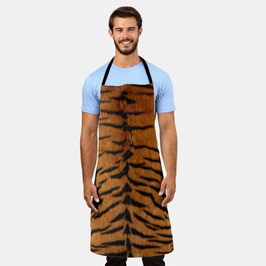 Faux Siberian Tiger Skin Schort (Gedragen)