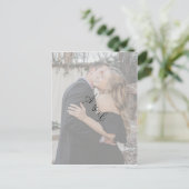 Faux Vellum Elegant Script Foto Sla de datum op Uitnodiging Briefkaart (Staand voorkant)