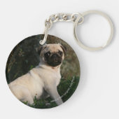 Fawn Pug Puppy Sitting Sleutelhanger (Achterkant)