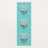 Feather heart in soft green yogamat (Achterkant)