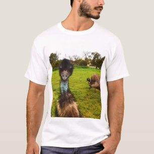 "Feathered Interruption: De Grote EMU-fotobom" T-shirt
