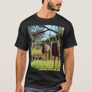 Feathers of Pride: Emu-ouders met hun kuikens T-shirt
