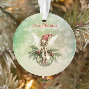 Fée de Noël mignonne sur un ornement