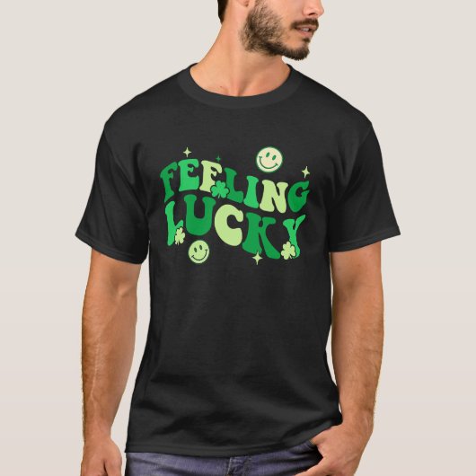 Feeling Lucky Shamrock Groovy St Patrick's Day Ire T-shirt (Voorkant)