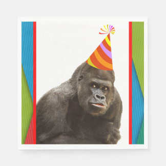 Feest als een dierengorilla met de verjaardag van  servet