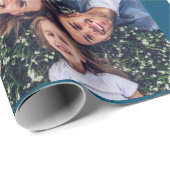 Feestelijke Blauwe Sneeuwvlokken Fotocollage Kerst Cadeaupapier (Rol Hoek)