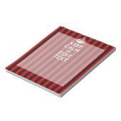 Feestelijke Keep Calm Uw tekst op rode strepen Notitieblok (Gedraaid)